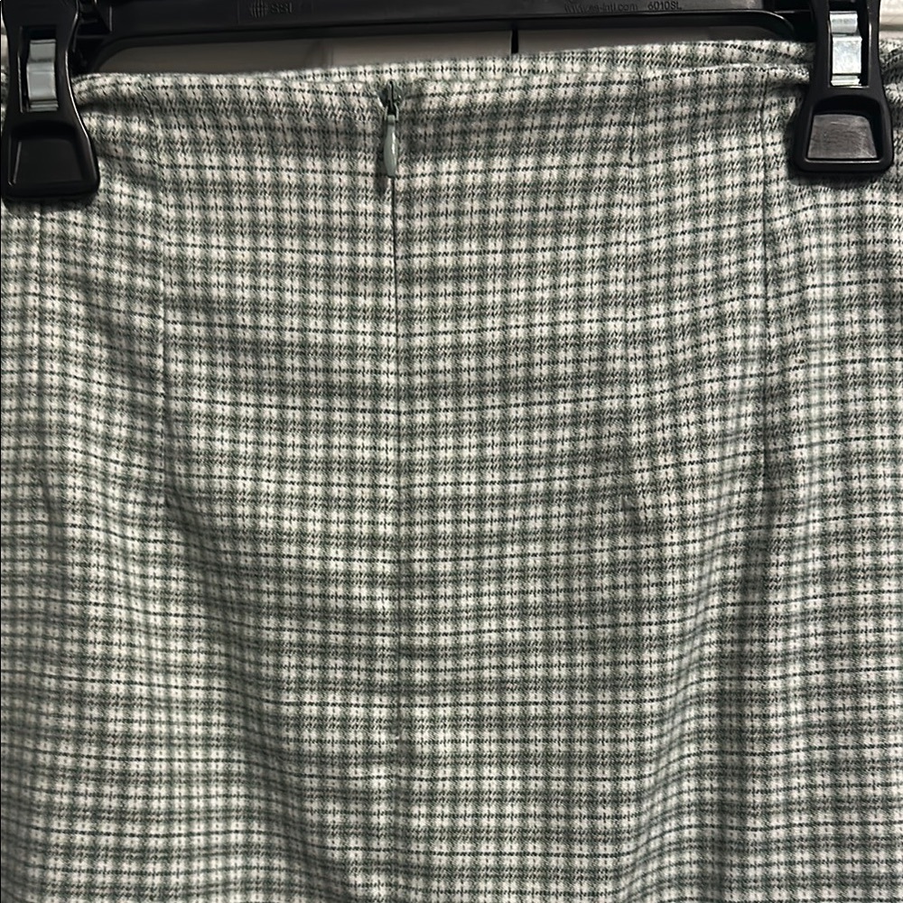 Brandy Melville Green Classic Checkered Women's Skirt - Picture 3 of 4